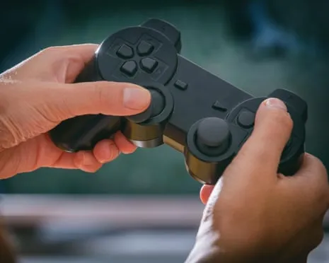Why Do Some Gamers Reverse Their Controls? Researchers Now Have Answers, And They Are Different From You Think